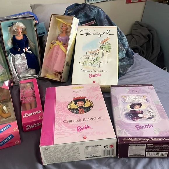 Multiple barbies - Picture 2 of 14